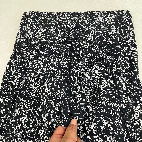 Lululemon Fast & Free Crop II Nulux 19" in Chirasu Black size 6 - Picture 7 of 11